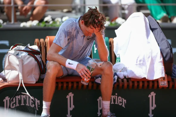 sinner-perde-roland-garros